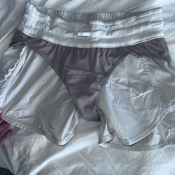 Lululemon Hotty Hot Shorts [Size: 6] - Picture 4 of 7